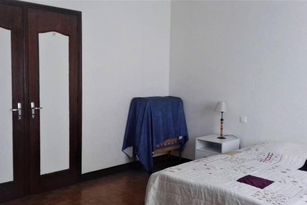 Spacieux Appartement Proche Centre Et Piscine Condom Exterior foto